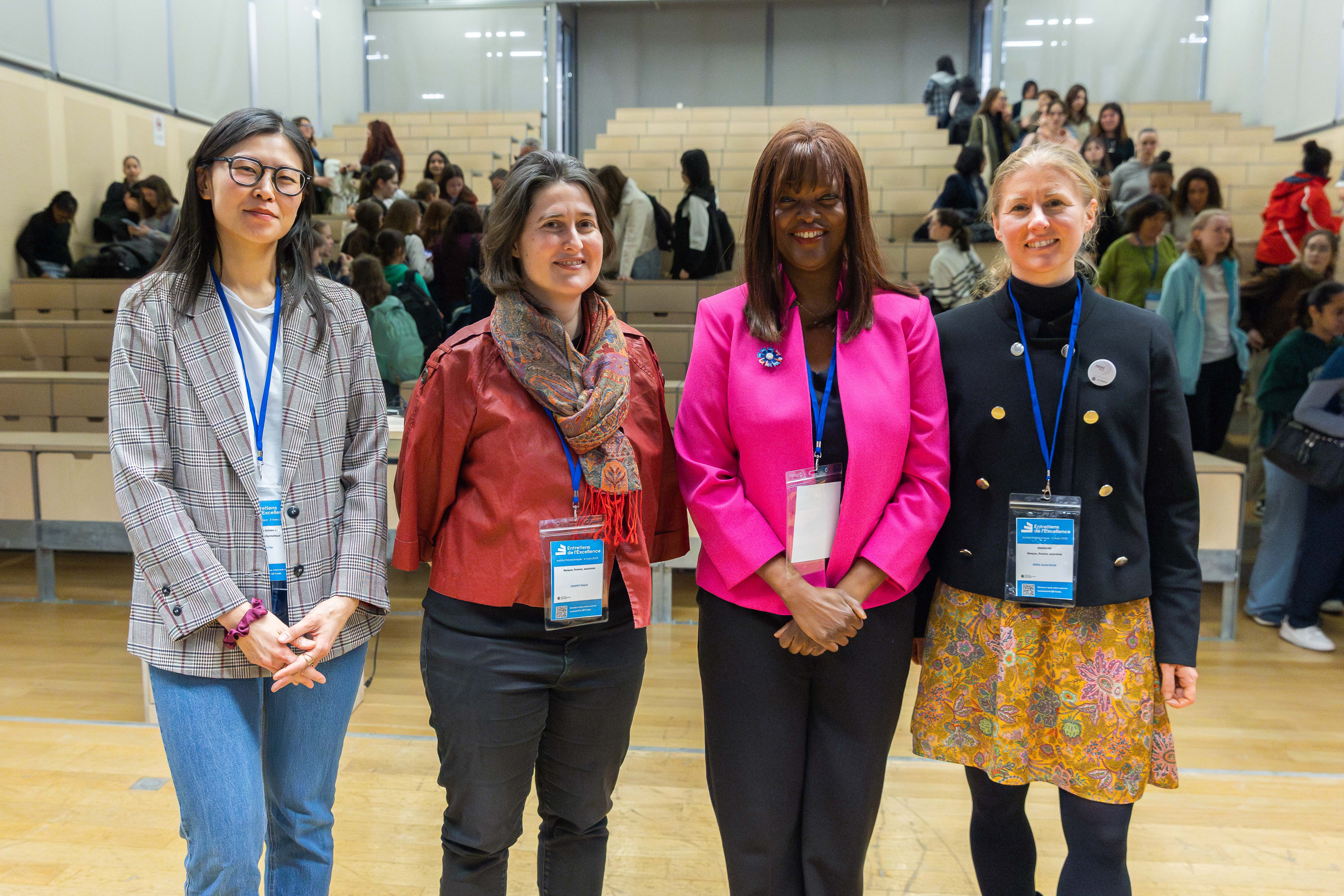 De gauche à droite : Catherine Lin, représentante de l’association Les Entretiens de l’Excellence ; Maylis Coupet, Directrice de l'ENSAE Paris ; Lahou Keita, marraine des Entretiens de l’Excellence et Anne-Cécile Krieg, marraine ENSAE Alumni