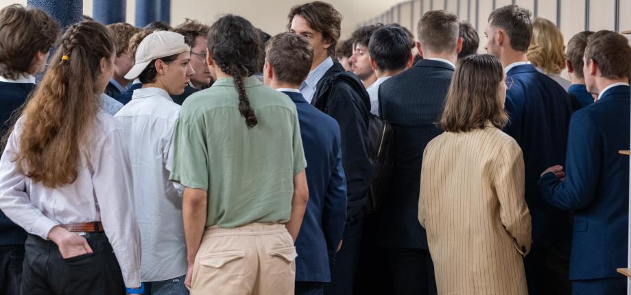 Clone of Clone of Offer an internship, a work-study program or a job