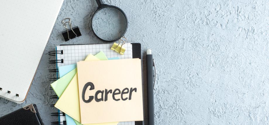 Clone of Clone of Offer an internship, a work-study program or a job