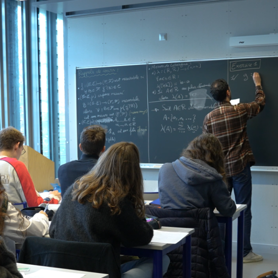 L'ENSAE Paris : 7e école d'ingénieurs au classement Le Figaro Étudiant 2025
