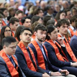 Remise des diplômés promo 2025 : salle avec diplômés